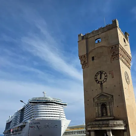 Casa Maya -center Cruises-beaches 10 Mins Apartment Savona